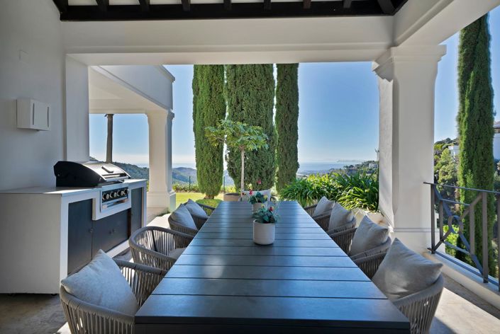 Image No.28-5 Bed Property for sale