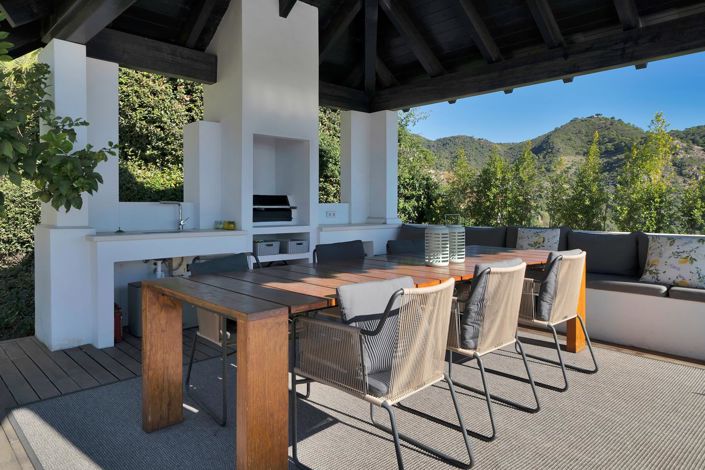 Image No.5-5 Bed Property for sale