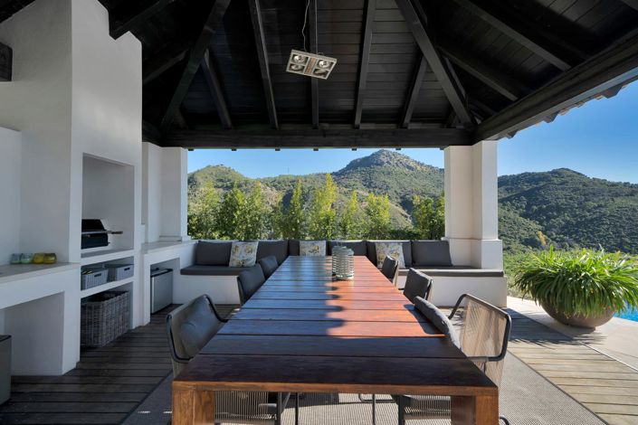 Image No.9-5 Bed Property for sale