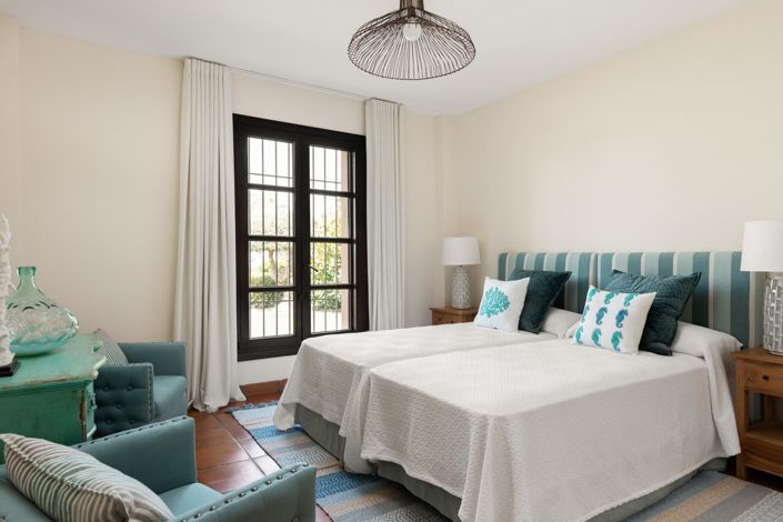 Image No.16-4 Bed Property for sale