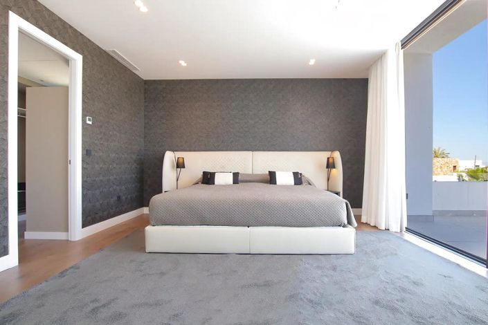 Image No.13-4 Bed Property for sale