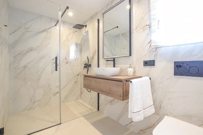 Image No.8-4 Bed Property for sale