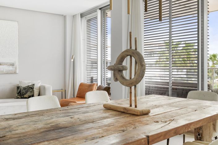 Image No.12-3 Bed Property for sale