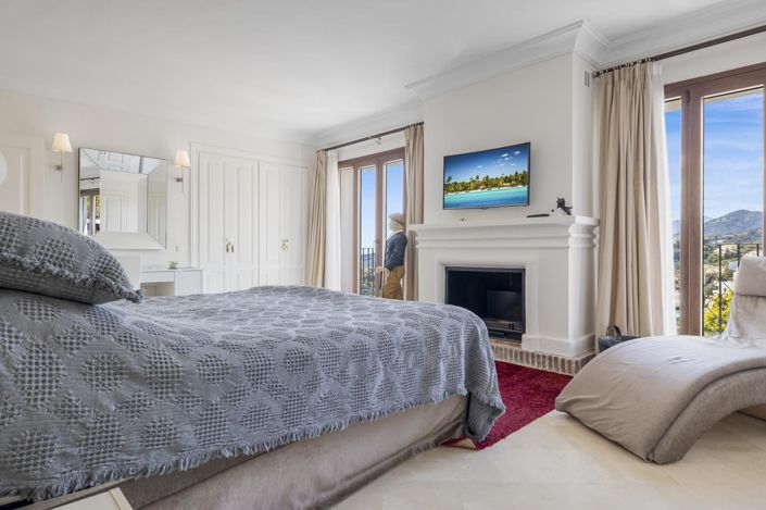 Image No.24-5 Bed Property for sale