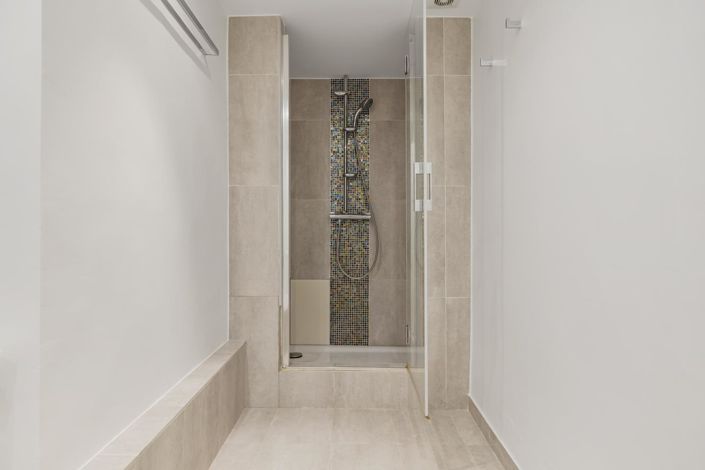 Image No.39-5 Bed Property for sale