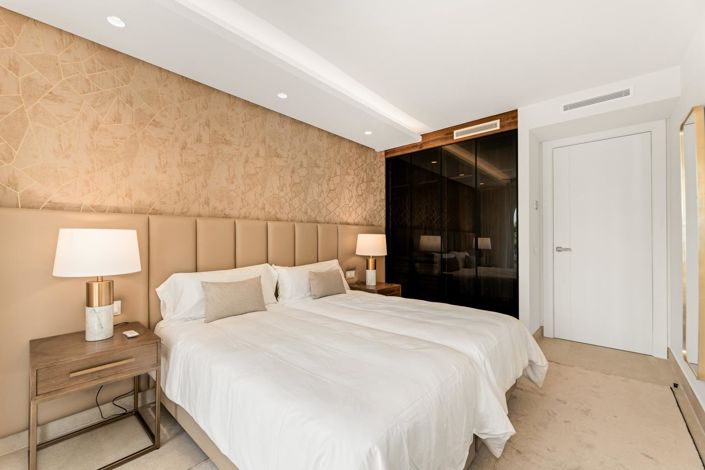 Image No.16-4 Bed Property for sale