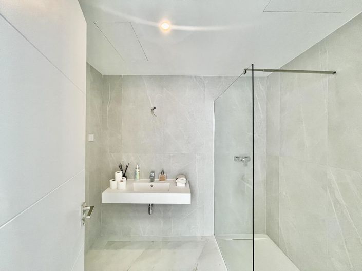 Image No.16-3 Bed Property for sale