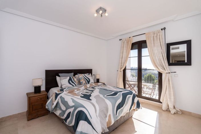 Image No.9-2 Bed Property for sale