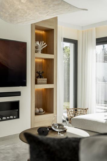 Image No.21-5 Bed Property for sale