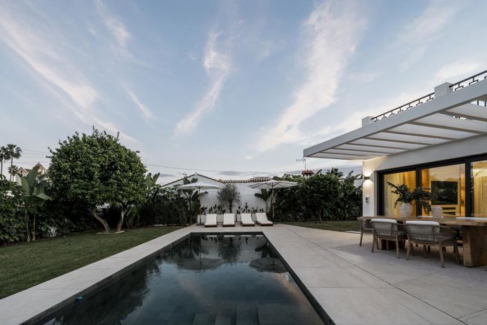 Image No.3-5 Bed Property for sale