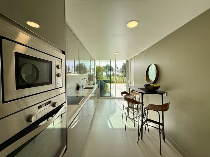 Image No.18-5 Bed Property for sale