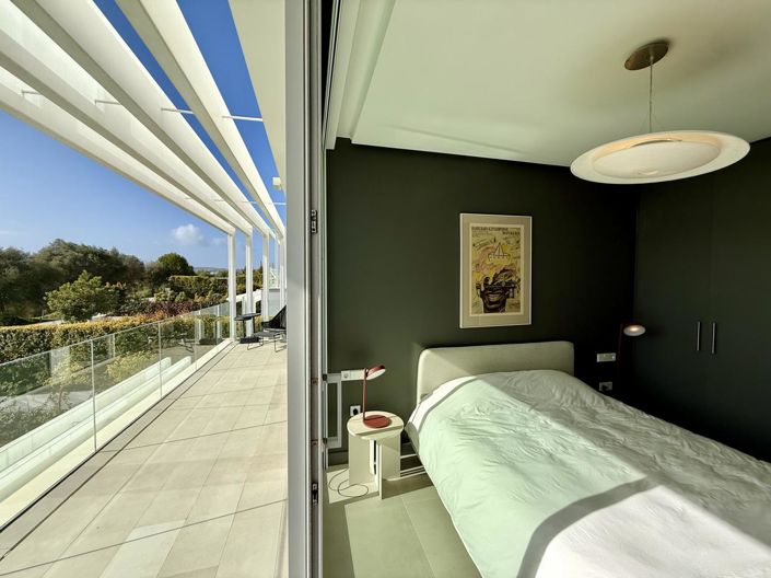 Image No.32-5 Bed Property for sale