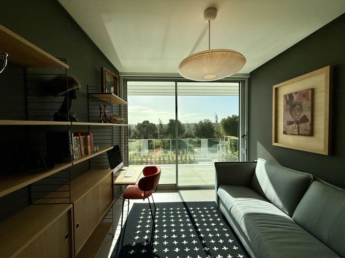 Image No.34-5 Bed Property for sale