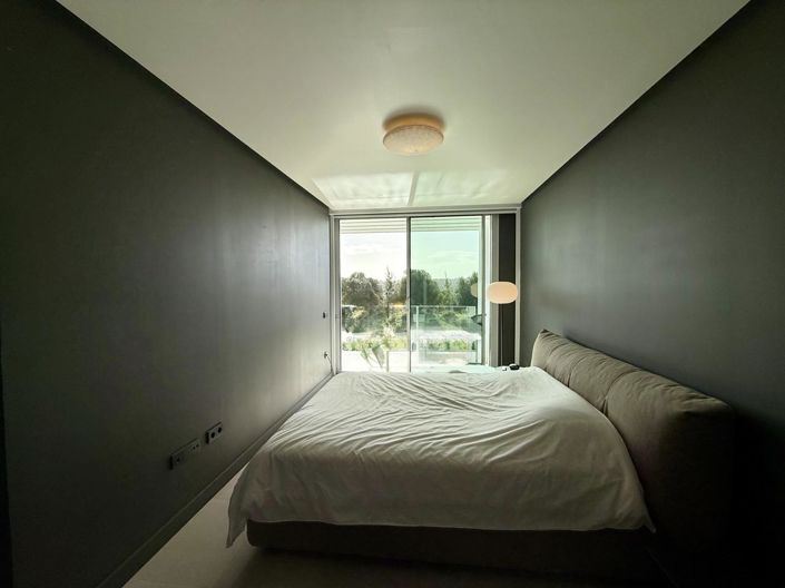 Image No.38-5 Bed Property for sale