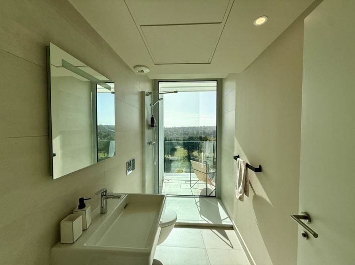 Image No.43-5 Bed Property for sale