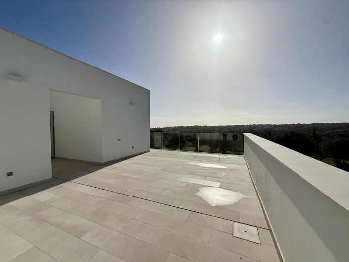 Image No.46-5 Bed Property for sale