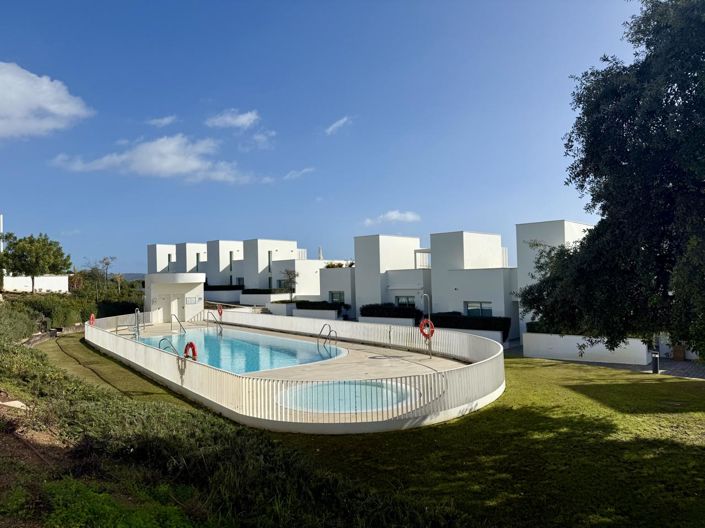 Image No.50-5 Bed Property for sale