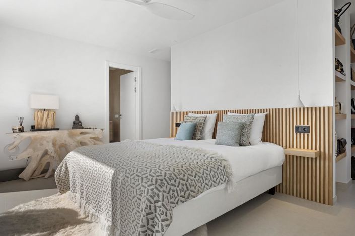 Image No.16-3 Bed Property for sale