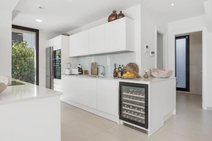 Image No.27-3 Bed Property for sale