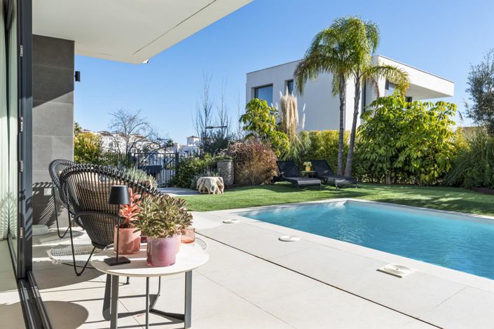 Image No.3-3 Bed Property for sale