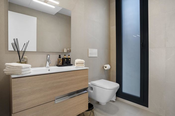 Image No.32-3 Bed Property for sale