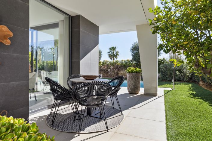 Image No.40-3 Bed Property for sale