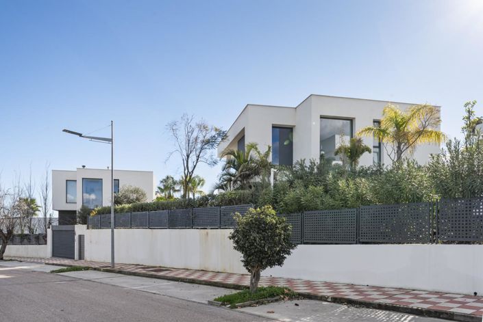 Image No.5-3 Bed Property for sale