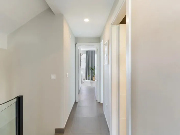 Image No.11-5 Bed Property for sale