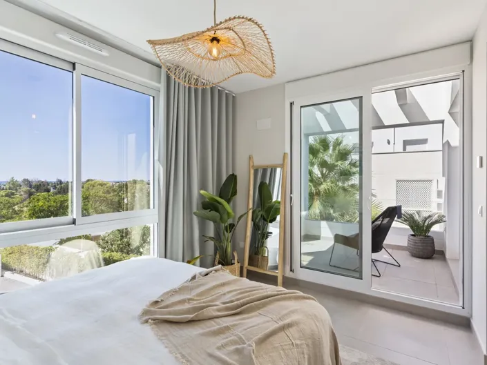 Image No.14-5 Bed Property for sale