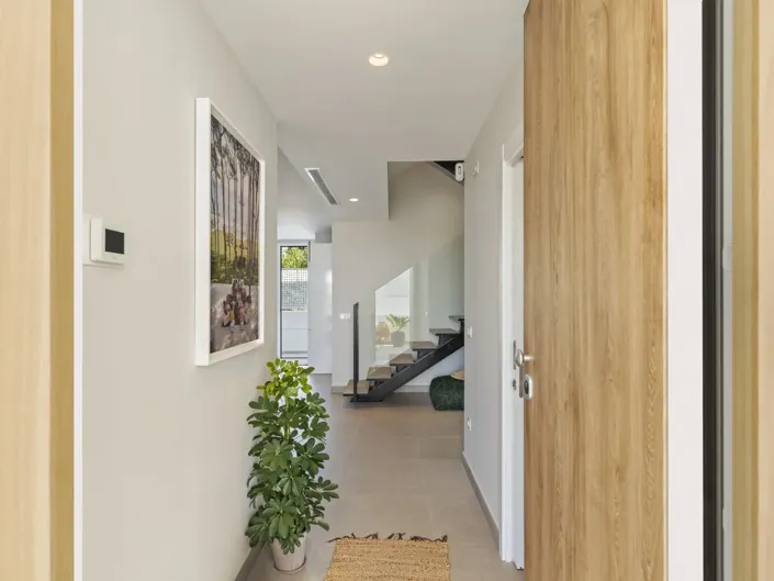 Image No.17-5 Bed Property for sale