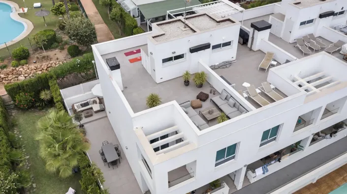 Image No.19-5 Bed Property for sale