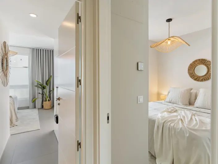 Image No.7-5 Bed Property for sale