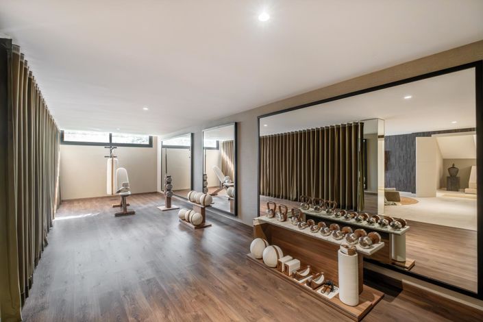 Image No.22-6 Bed Property for sale