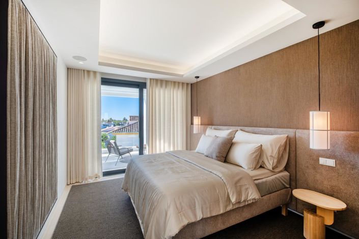 Image No.29-6 Bed Property for sale