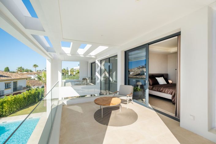 Image No.34-6 Bed Property for sale