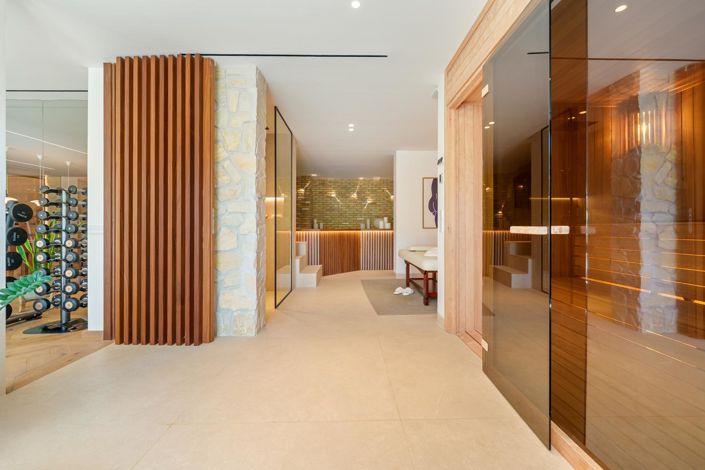 Image No.13-5 Bed Property for sale