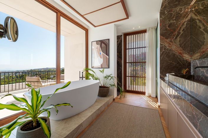 Image No.18-5 Bed Property for sale