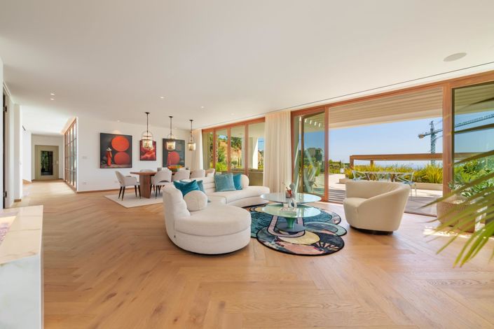 Image No.27-5 Bed Property for sale