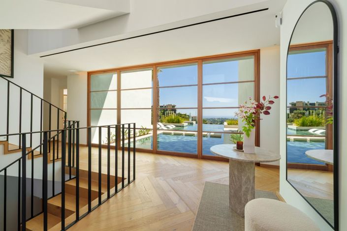 Image No.6-5 Bed Property for sale