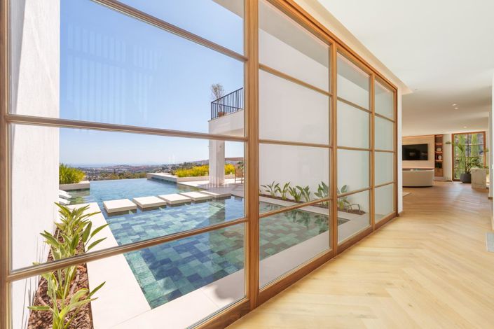 Image No.8-5 Bed Property for sale