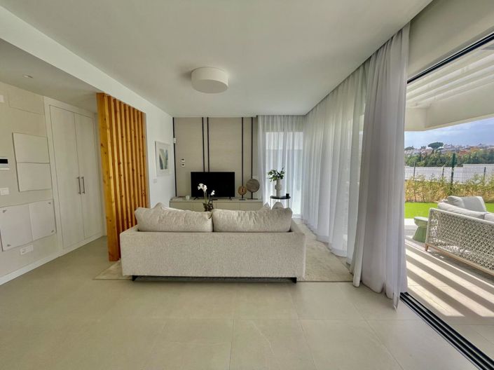 Image No.3-3 Bed Property for sale