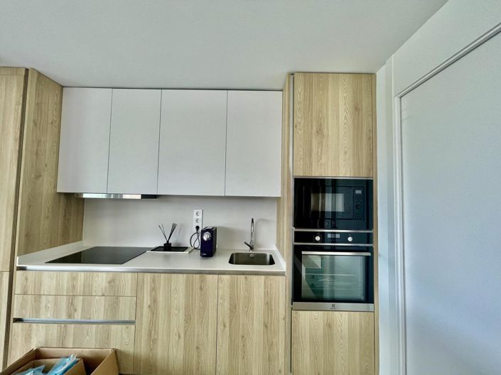 Image No.8-3 Bed Property for sale