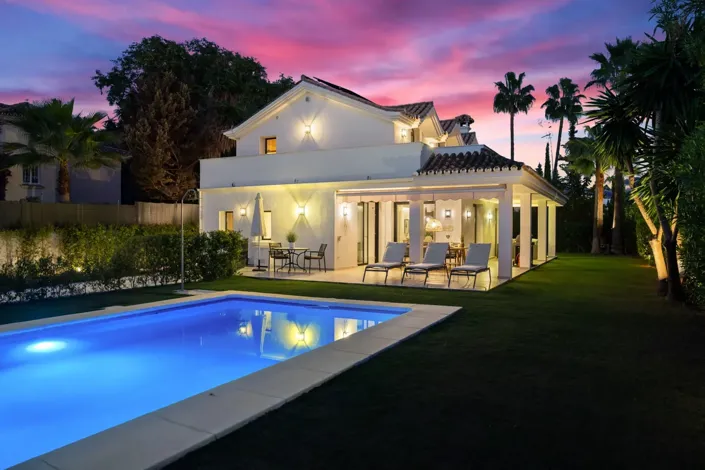 Image No.19-4 Bed Property for sale