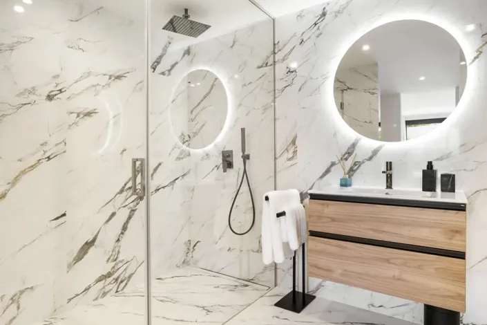 Image No.10-4 Bed Property for sale