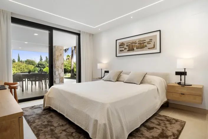 Image No.21-4 Bed Property for sale