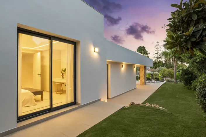 Image No.38-4 Bed Property for sale