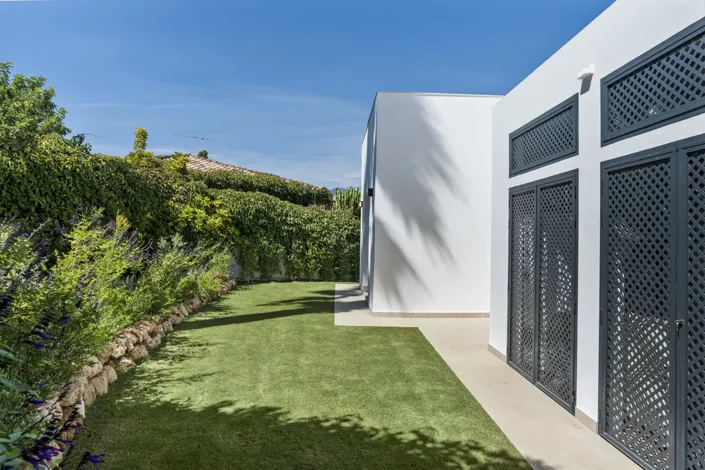 Image No.41-4 Bed Property for sale