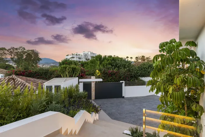 Image No.42-4 Bed Property for sale