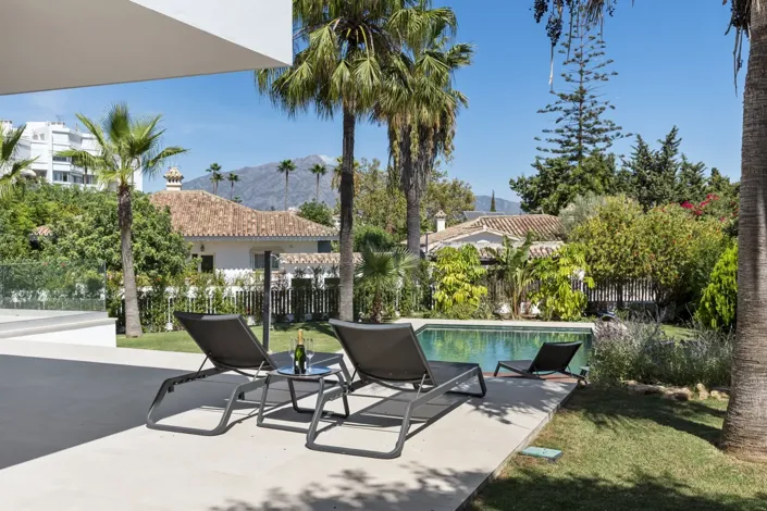 Image No.43-4 Bed Property for sale