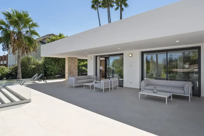 Image No.48-4 Bed Property for sale